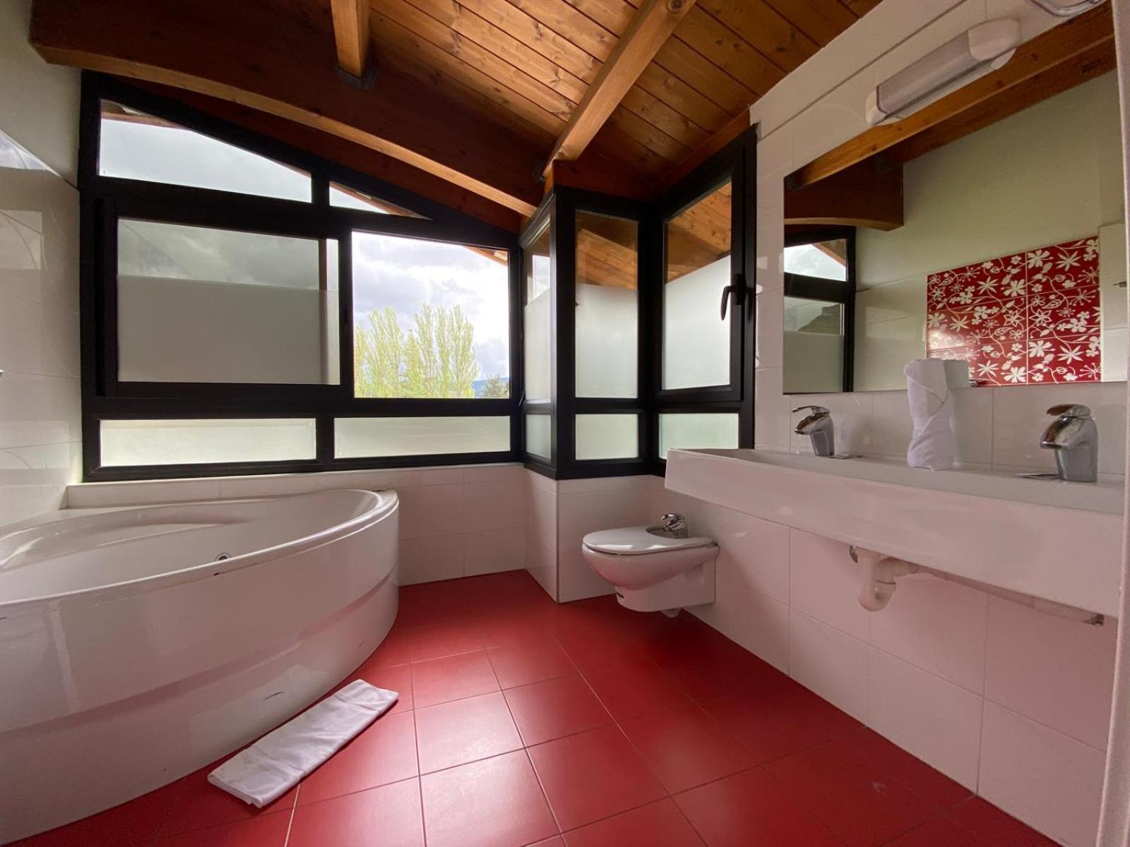 Roomrural Hotel Iru-Bide Lumbier Exteriér fotografie