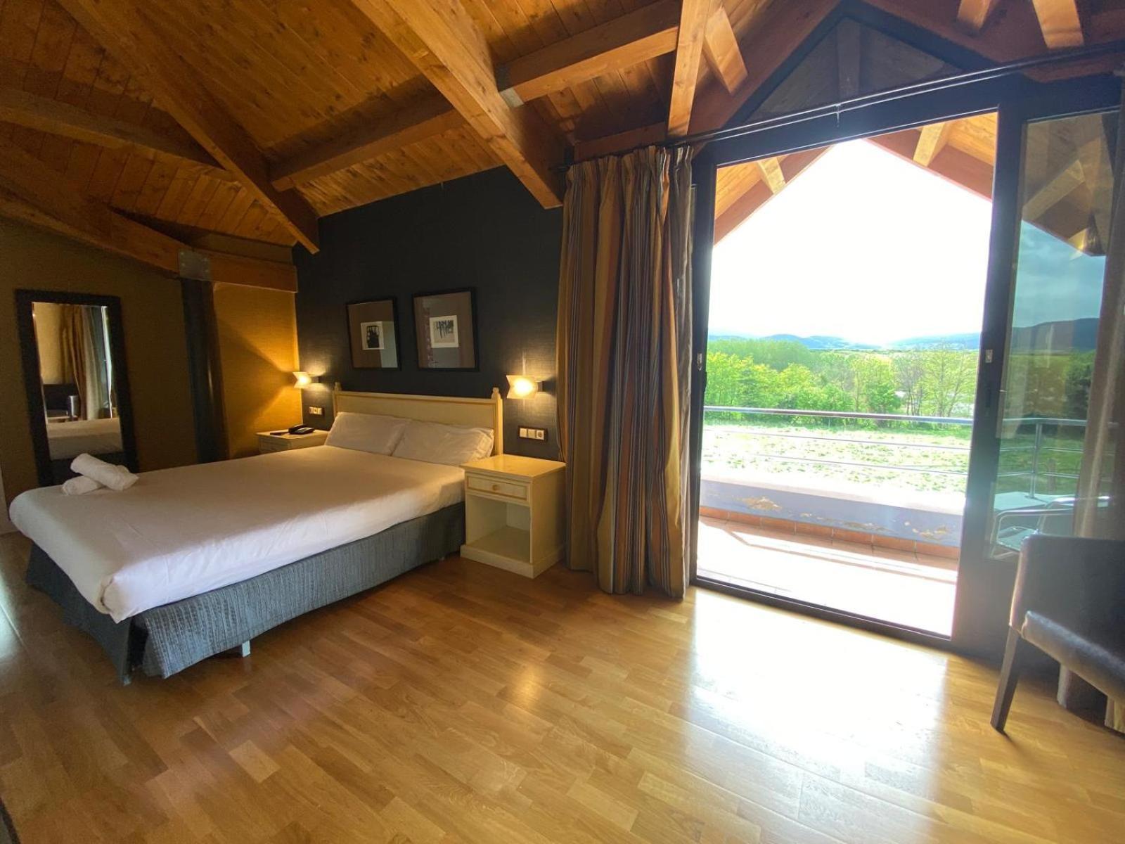 Roomrural Hotel Iru-Bide Lumbier Exteriér fotografie