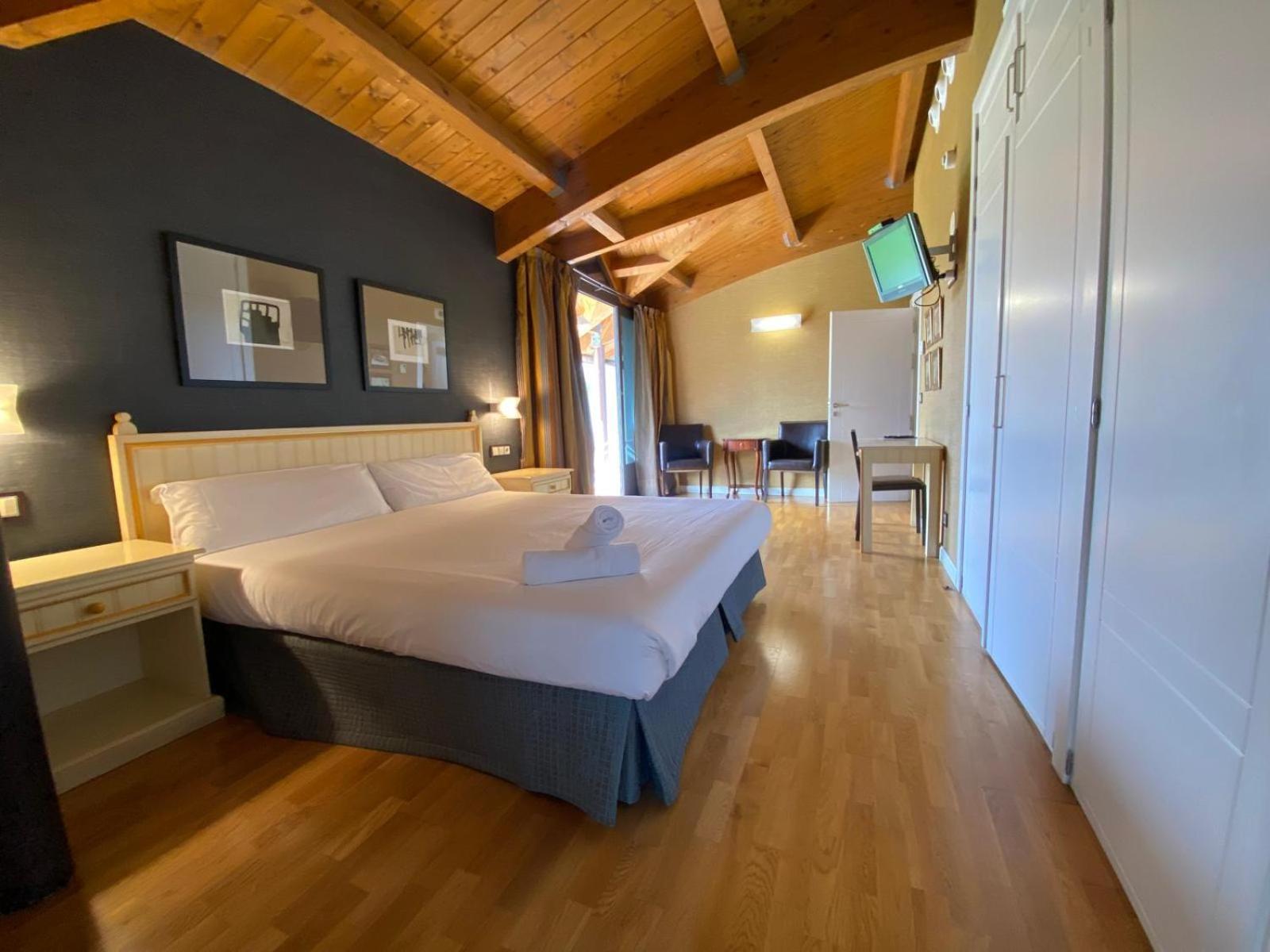 Roomrural Hotel Iru-Bide Lumbier Exteriér fotografie